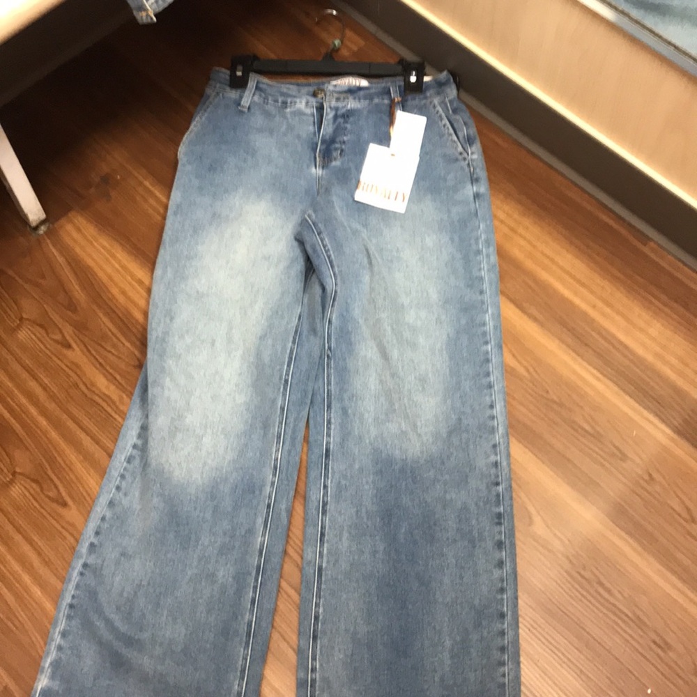 Royalty For Me Women's Light Blue Denim Jeans - Picture 6 of 12
